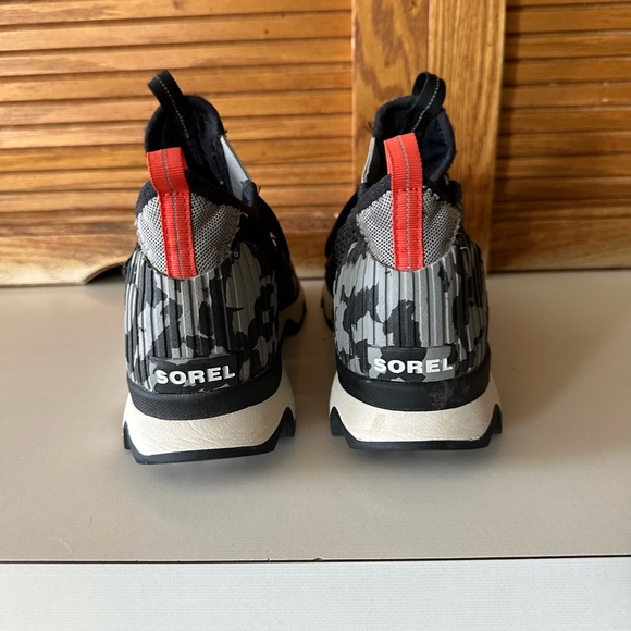 Sorel Kinetic Sneakers - Picture 4 of 5